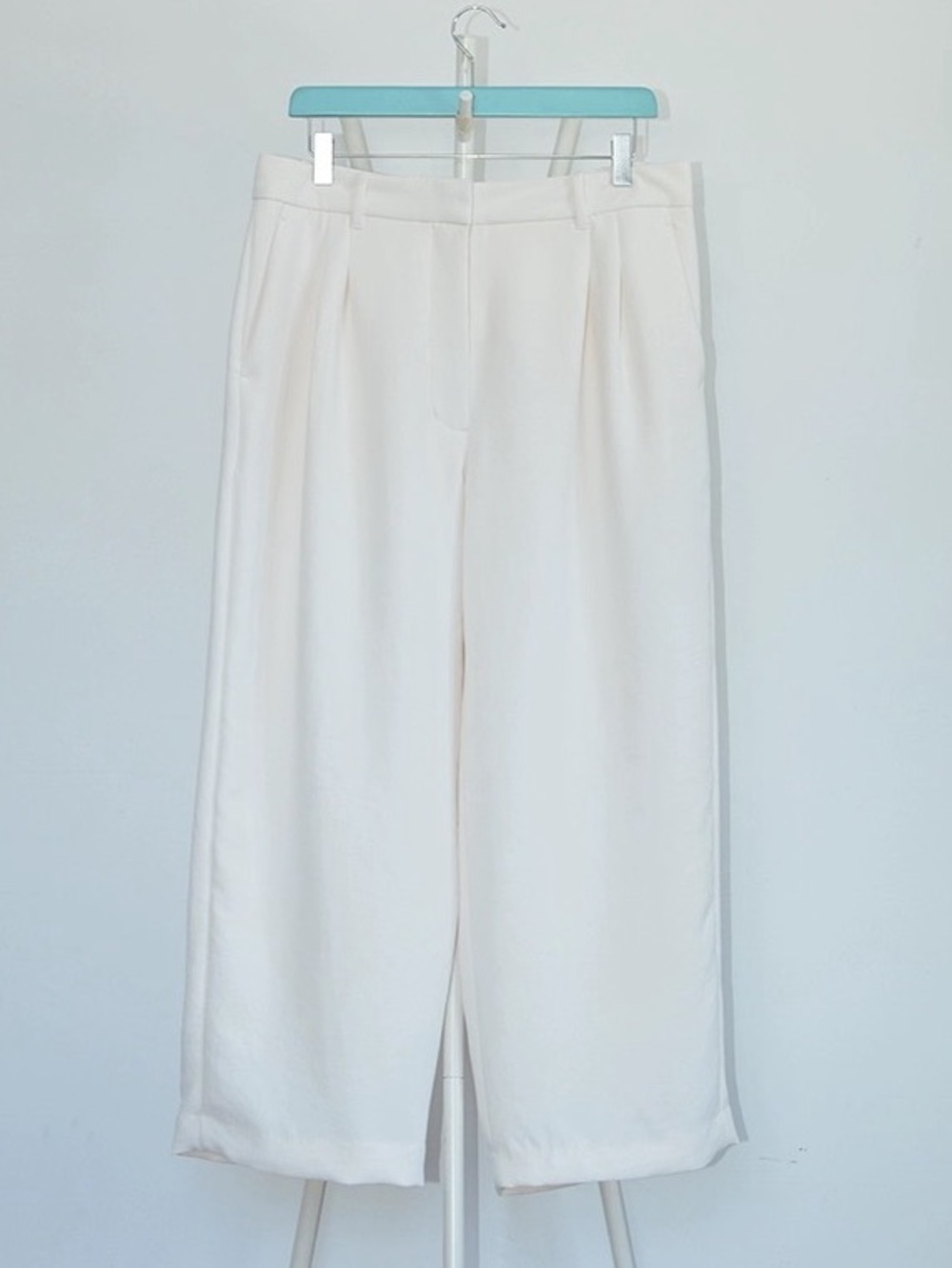 Aritzia Wilfred Effortless Cropped Pants